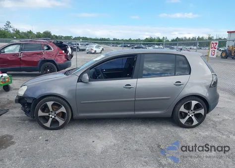 2007 Volkswagen Rabbit 4-Door из США, поврежденный, VIN WVWCR71K77W131185